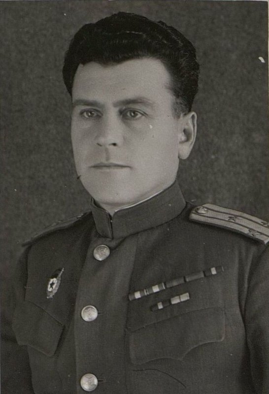 Фотография: начальник штаба 14 гвардии стрелковой дивизии гвардии полковник Таранюк Иван Васильевич