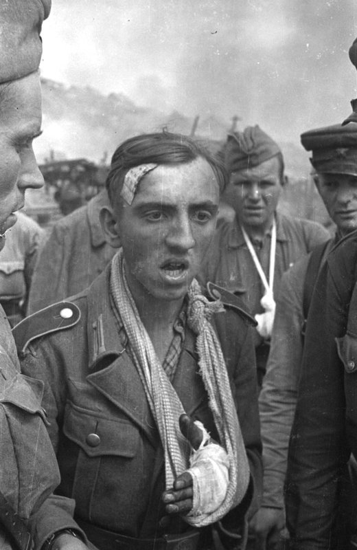 Wounded Wehrmacht soldier captured by Soviet troops