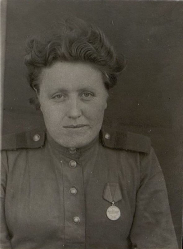 Фотография: Писарь  продовольственно-фуражной службы (ПФС) старший сержант К. Павлова