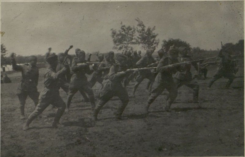 Image: Rifle platoon in tactics class