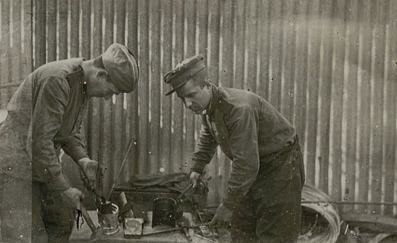 Фотография: Мастерские 428 БАО (батальона аэродромного обслуживания)