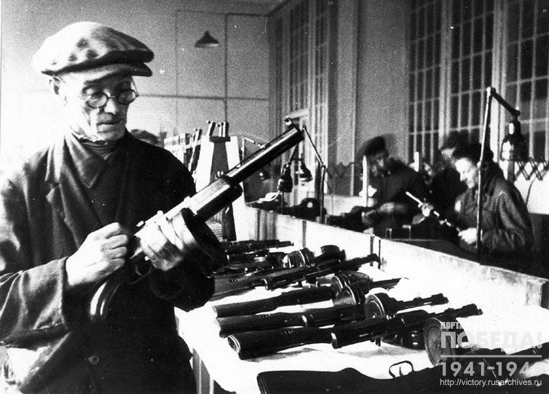 Assembly of sub-machineguns  at one of Leningrad’s enterprises