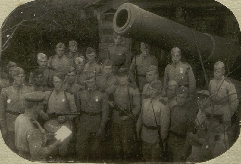 Фотография: Комсомольский расчет 305 мм орудия Старший Сержант Швецова. Расчет уничтожил 5 японских ДОТов