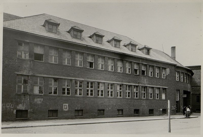 Фотография: г. Ратенов. Почта