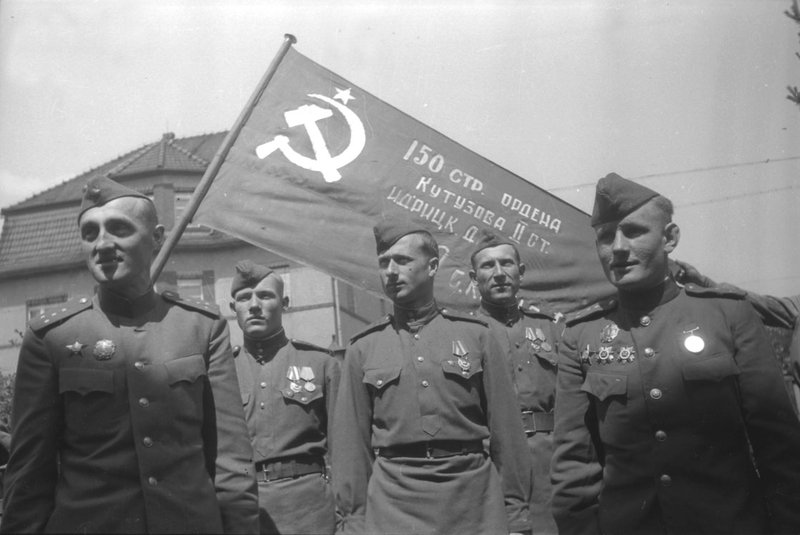 Participants of the Reichstag storming and the hoisting of the Victory Banner on its roof on May 1, 1945