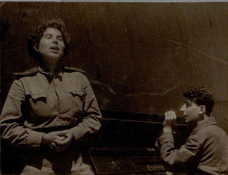 Фотография: Альбом "История 28 автомобильного полка, 1943-1944 гг."