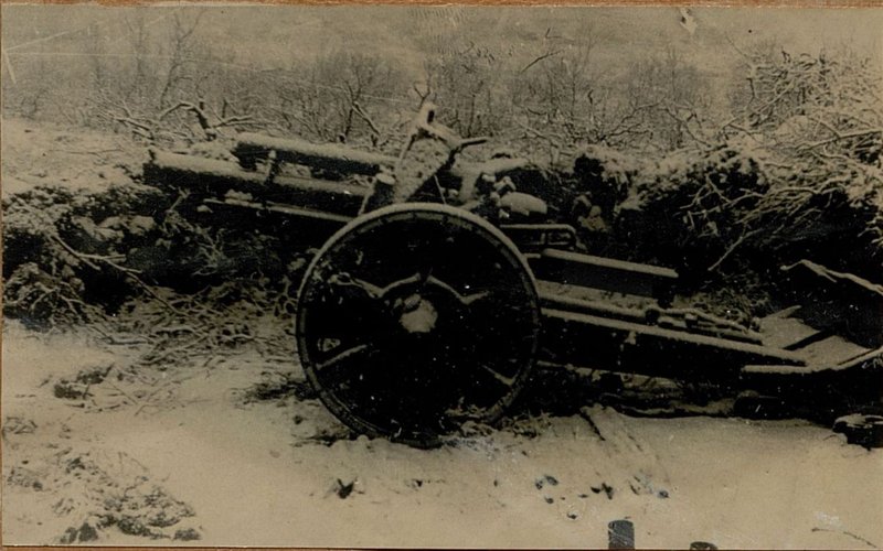 Image: Enemy gun destroyed by tanks in the Isellag I stronghold square 9234