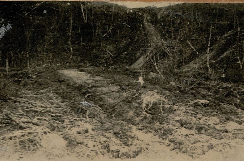 Image: Ascents overcome by tanks in the area of square 0420