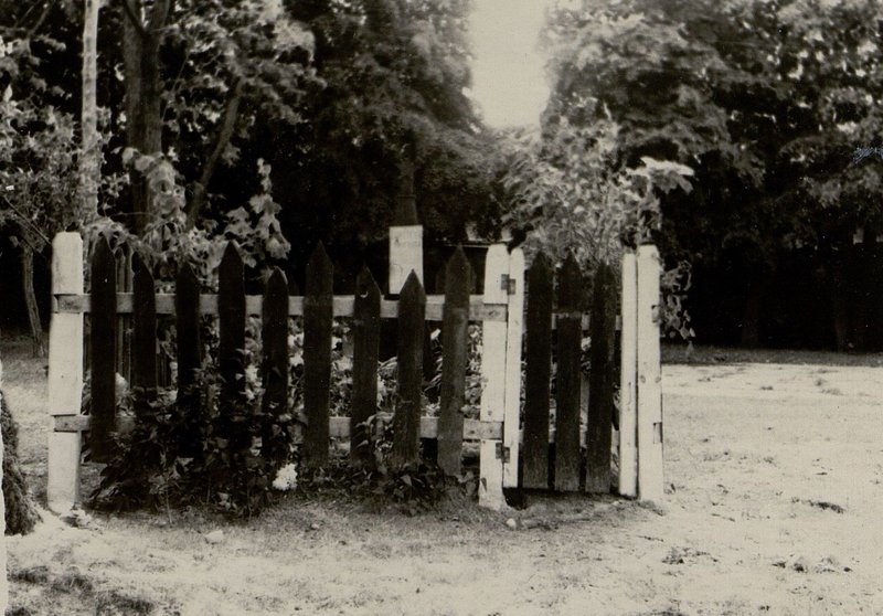 Image: Mass grave