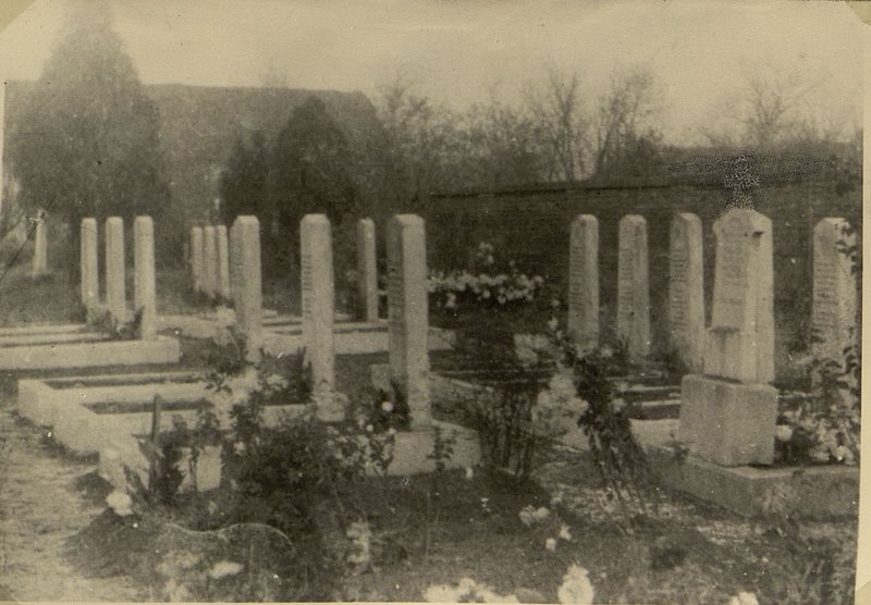 Image: Shiklos. Military cemetery