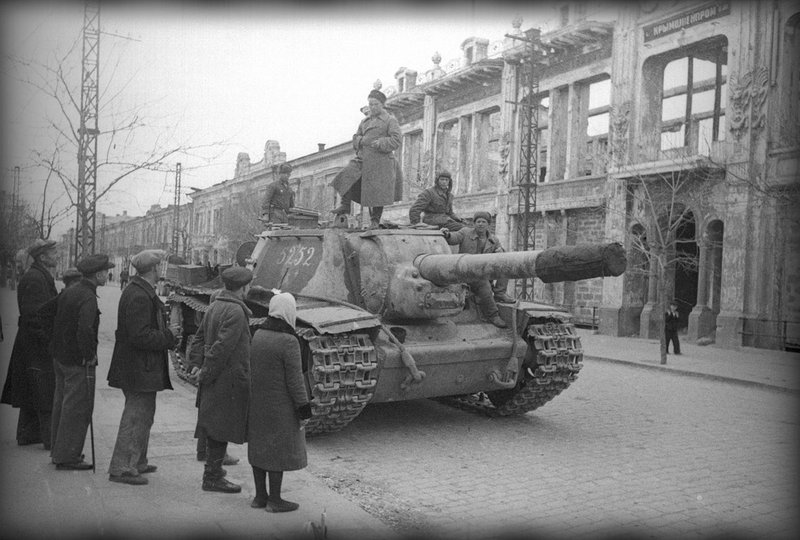 Soviet tanks in Simferopol