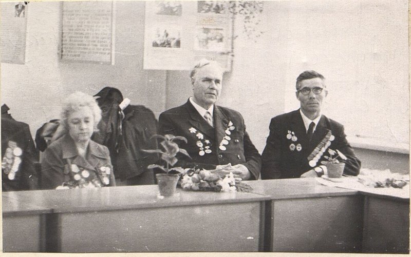 Image: Guards senior lieutenant T.I. Nesterenko guards Captain Petrenko A.A., Guards Senior Sergeant Volodin N.N.