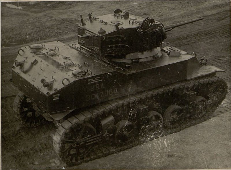 Фотография: Лёгкий танк M5-A1 (американский)