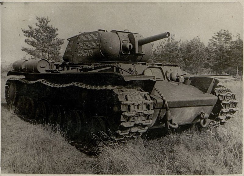 Фотография: Тяжелый танк КВ-8