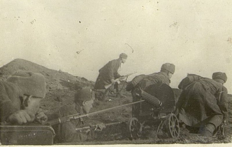 Image: 3rd machine gun company of the 3rd battalion. Machine-gun crew of the Guard Sergeant Pospekhov, awarded the medal "For Courage"