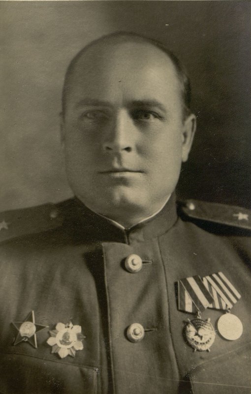 Фотография: Член Военного Совета 31 армии Генерал-майор Д.А. Карпенков