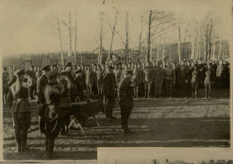 Фотография: Парад 1 мая 1944 г.