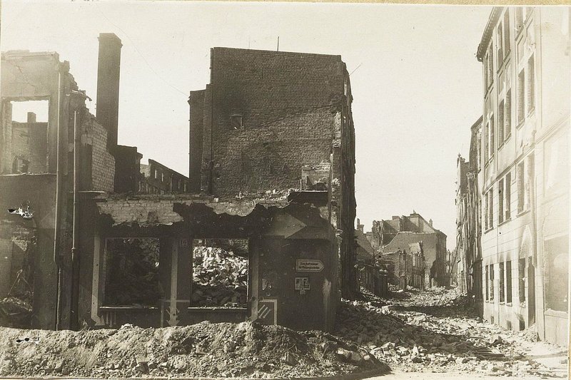 Image: Danzig. City center bombing destruction
