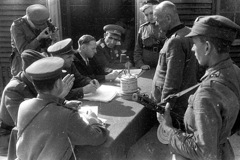 SS Officer A. Thernes interrogated at Majdanek camp