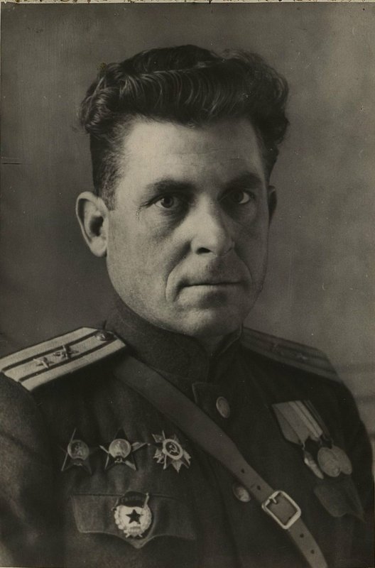 Фотография: Командир отдельной зенитной батареи Гвардии майор Воробьев
