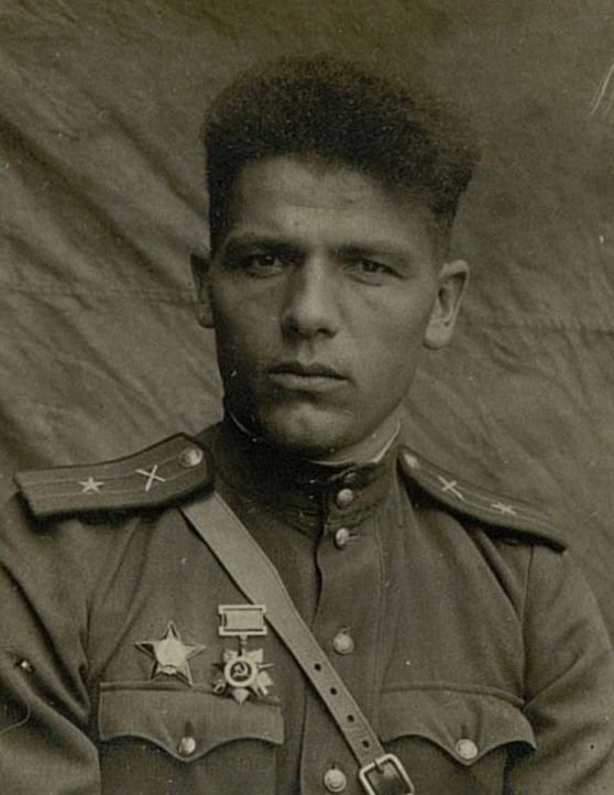 Фотография: Майор Булавин Алексей Антонович. Командир 710 зенитного артиллерийского полка 44 зенитной дивизии РГК (Резерва главного командования)