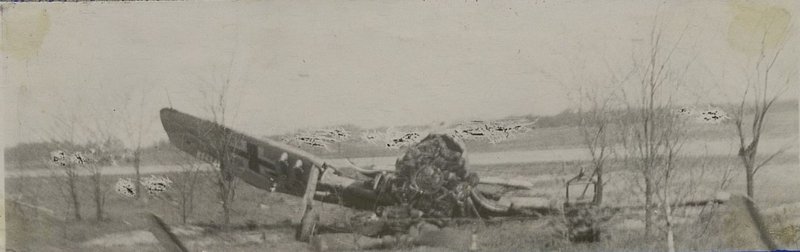 Фотография: ФВ-190, сбитый с хода второй батареей 22.04.45 г. в районе Барут