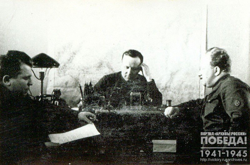 Defense Committee of city  Tula: (from left to right) Sukhodolsky, Chairman of the committee, 1st secretary of  Tula regional committee of the All-Union Communist Party (bolsheviks) V. Zhavoronkov. and Chmutov N.I.
