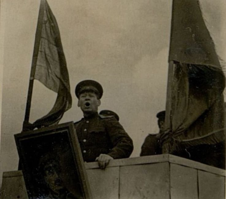 Фотография: Проведение митинга в полку
