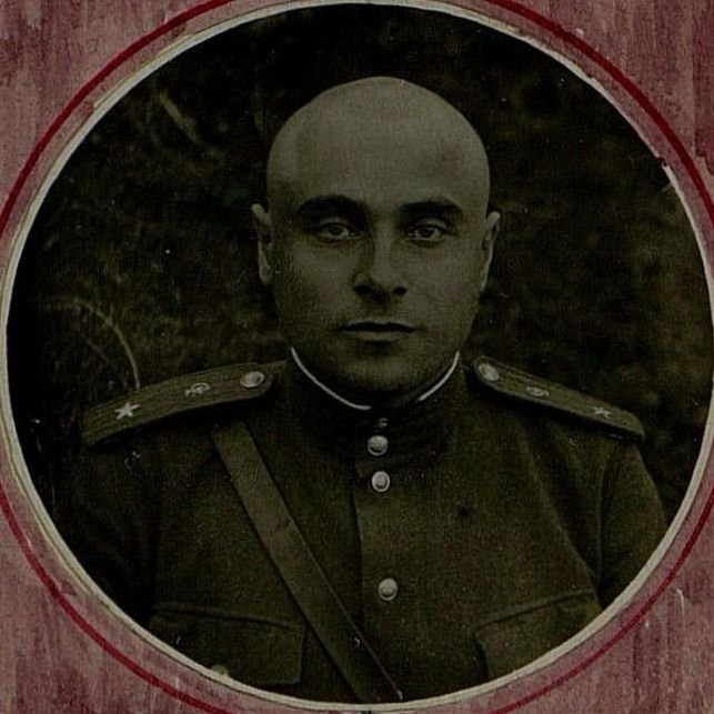 Фотография: Майор медицинской службы Веприк врач батальона