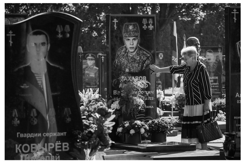 Мемориальный комплекс "Памяти павших в годы ВОВ", могилы жителей Курска, погибших в ходе проведения специальной военной операции