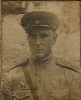 Фотография: Начальник штаба полка майор Писков К.К. награжденный орденами "Красного Знамени" и "Красной Звезды".
