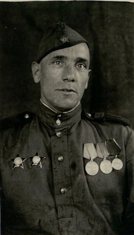 Фотография: Старшина Степан Ксенофонтович Шабалин, коммунист