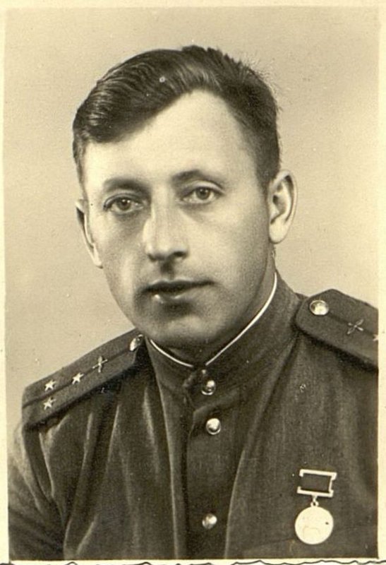 Фотография: Начальник СПАРМ-1 Старший техник лейтенант Матусевич