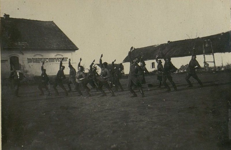 Фотография: Зарядка личного офицерского состава