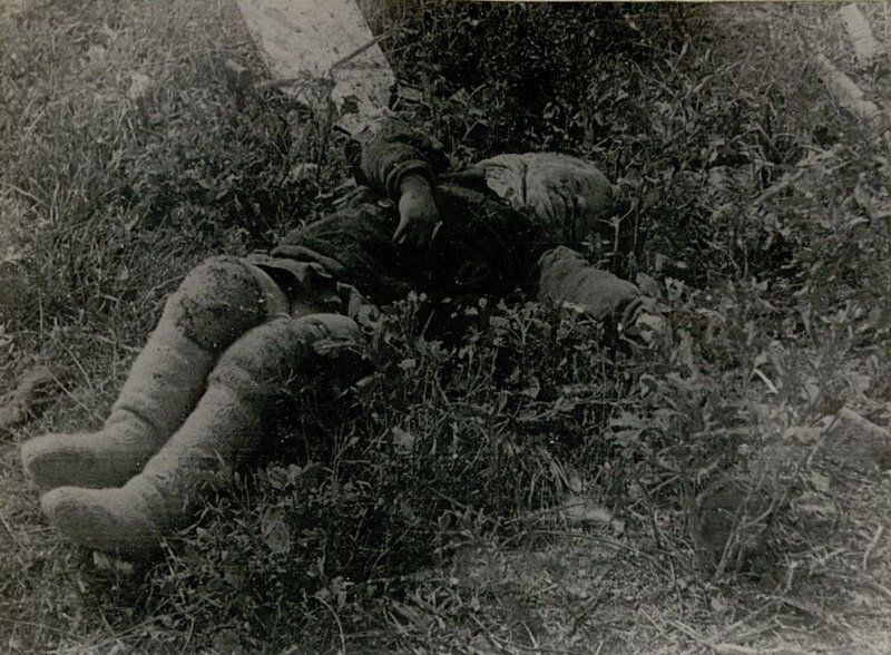 Фотография: Начальник штаба 352 Стрелковой Оршанской Краснознаменной Ордена Суворова Дивизии полковник Марьяшин