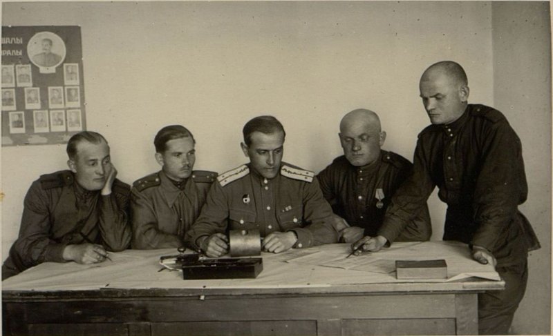 Image: Meeting of the Rationalization and Invention Bureau