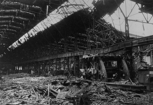 Разрушенный цех Кировского завода