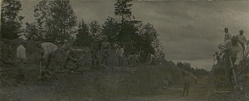 Фотография: Устройство выемки военно-полевой железной дороги (ВПЖД)