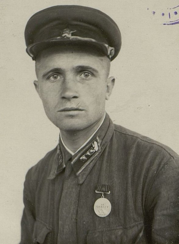 Image: The commander of a tank platoon, senior lieutenant Yartsev I.L.