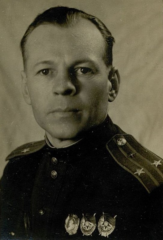 Фотография: Гвардии подполковник Савченко Павел Афанасьевич. Заместитель командира 3 Гвардейской Валдайской Штурмовой авиационной дивизии