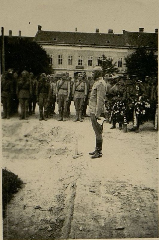 Фотография: У могилы павших