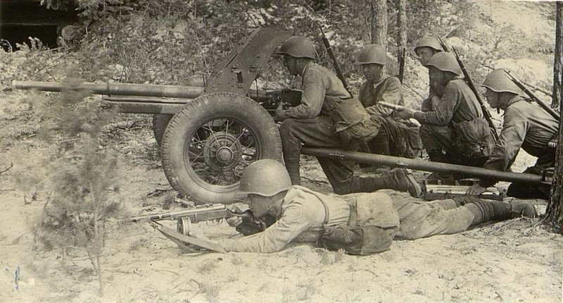Image: Sniper anti-tank gun (PTO). The calculation of Senior Sergeant Svinkin S.K. fires at the enemy. Destroyed 2 tanks, 3 light machine guns. Destroyed 3 bunkers destroyed 35 White Finns