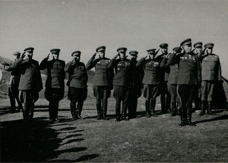 Фотография: Установление мемориальной доски у памятника русским воинам на Шипке