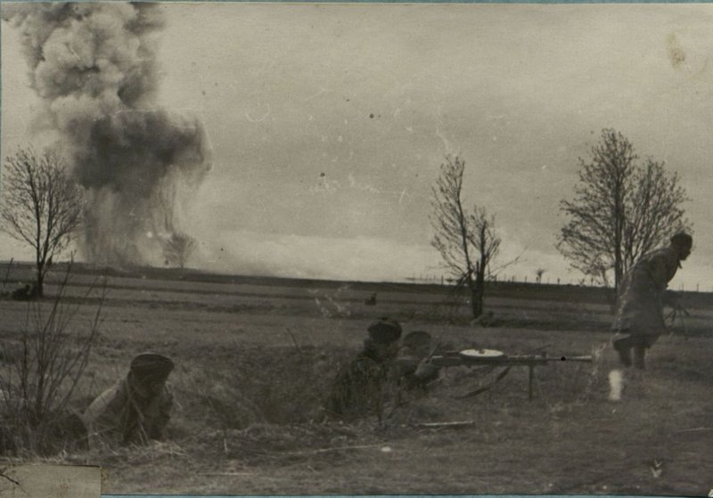 Image: Combat training in the area of the Neisse river before the start of the spring offensive in 1945