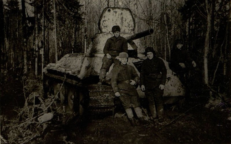 Image: The crew of Junior Lieutenant Vasiliev, who emerged from a two-day encirclement of the enemy in the battles for the village of Dubovik