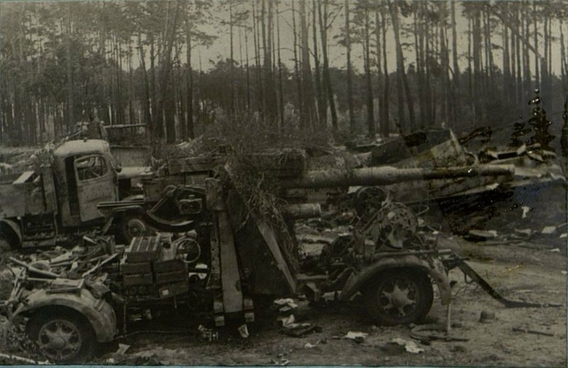 Фотография: Разгром группы немецких войск юго-восточнее гор. Берлина