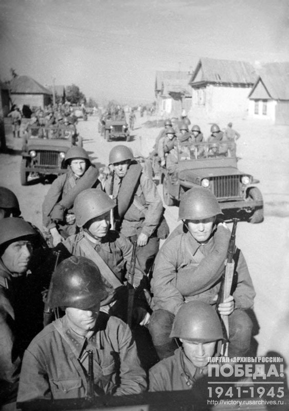 Soviet anti-tank unit is heading to the front