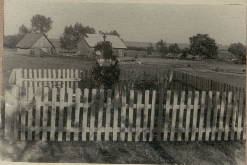 Фотография: Братская могила № 8, Свислочский сельский совет, д. Рожки