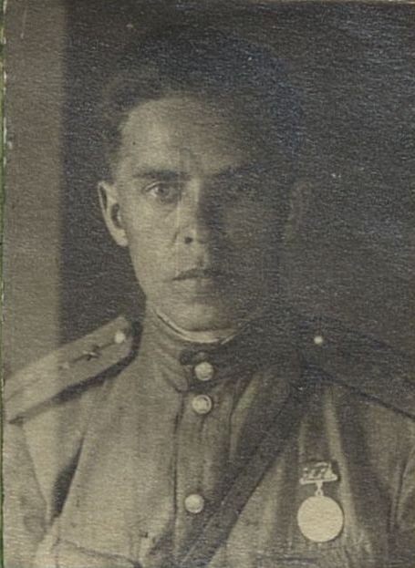Фотография: Начальник 2 отделения  капитан Кадкин
