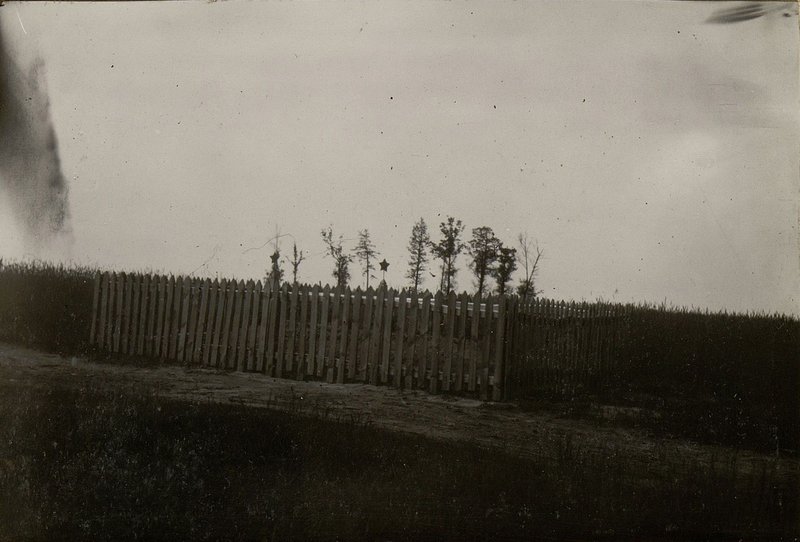 Фотография: Братские могилы погибших воинов Советской Армии, д. Ястребка, Уборковского сельский советовета, Лоевского района, Гомельской области, на северо-западной окраине